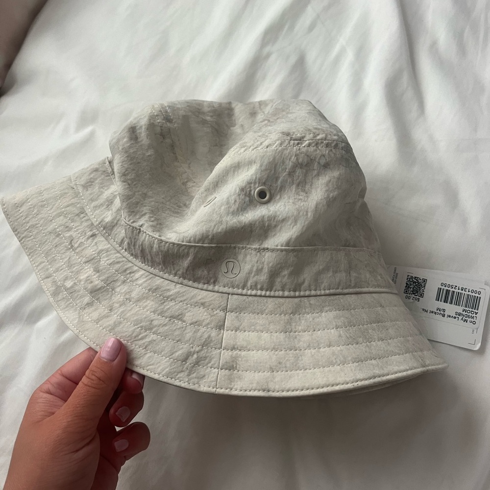Lululemon bucket hat